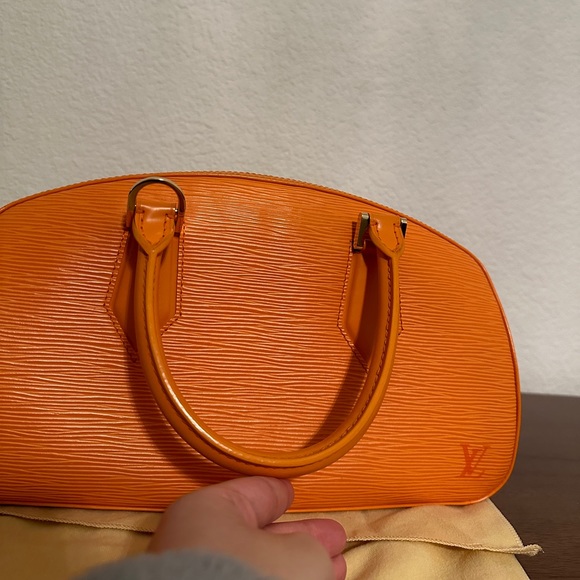 Louis Vuitton Epi Jasmin handbag - Picture 9 of 10